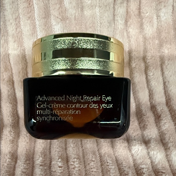 Estee Lauder Advanced Night Repair Eye Supercharged Gel-Creme - Picture 3 of 5